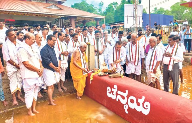 Moodabidri ಕೋಟಿ ಚೆನ್ನಯ ಜೋಡುಕರೆ ಕಂಬಳಕ್ಕೆ ಚಾಲನೆ