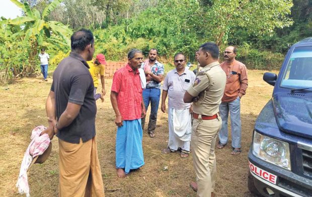 ಅರ್ಧದಲ್ಲಿ ಬಸ್‌ನಿಂದ ಇಳಿಸಿದ ಪ್ರಕರಣ; ಹಿರಿಯ ನಾಗರಿಕನಿಂದ ಮಾಹಿತಿ ಪಡೆದ ಪೊಲೀಸರು