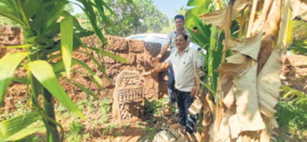 ಅಂಕೋಲಾ: ವಿಗ್ರಹ ಕದ್ದೊಯ್ದು ಮನೆ ಹಿತ್ತಲಲ್ಲಿ ಪ್ರತಿಷ್ಠಾಪಿಸಿದ ಭೂಪ!