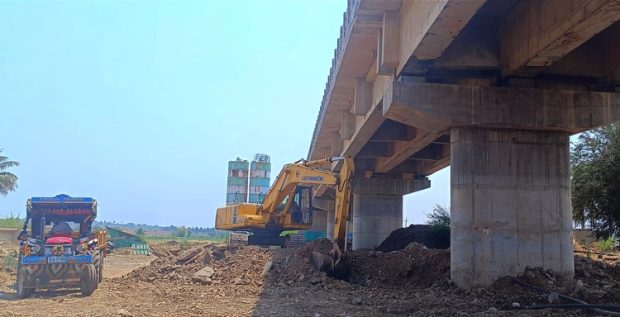 Bridge Work: ಸ್ಥಗಿತಗೊಂಡಿದ್ದ ಮಹಿಷವಾಡಗಿ ಸೇತುವೆ ಕಾಮಗಾರಿ ಪುನರಾರಂಭ: ಜನರಲ್ಲಿ ಮಂದಹಾಸ 