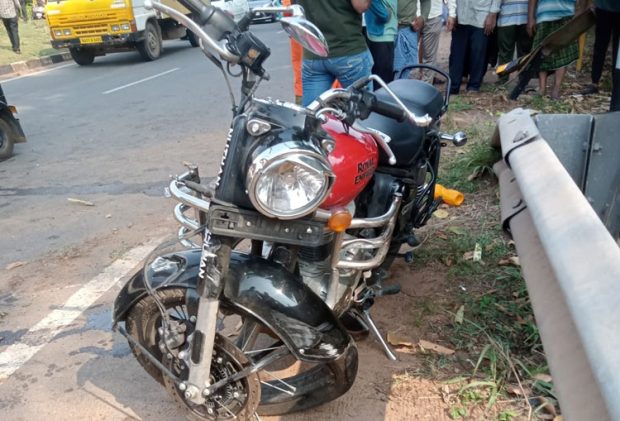 Road Mishap ಪಡುಬಿದ್ರಿ; ಬುಲೆಟ್‌ ಬೈಕ್‌ ಅಪಘಾತ: ಇಬ್ಬರಿಗೆ ಗಾಯ