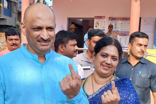 Voting ಹದಿನೈದು ನಿಮಿಷ ಕಾದು‌ ಮತ ಹಾಕಿದ ಅನಂತಕುಮಾರ!