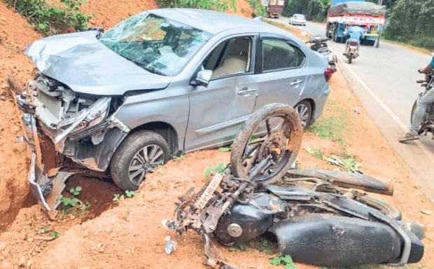 Road Mishap ತೆಕ್ಕಟ್ಟೆ: ಬೈಕ್‌ಗೆ ಕಾರು ಢಿಕ್ಕಿ; ಸವಾರ ಗಂಭೀರ