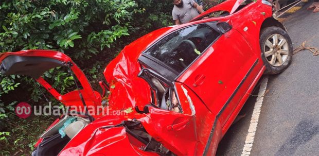 Road Mishap: ಚಾಲಕನ ನಿಯಂತ್ರಣ ತಪ್ಪಿ ಕಾರು ಪಲ್ಟಿ; ಇಬ್ಬರ ಸ್ಥಿತಿ ಗಂಭೀರ!