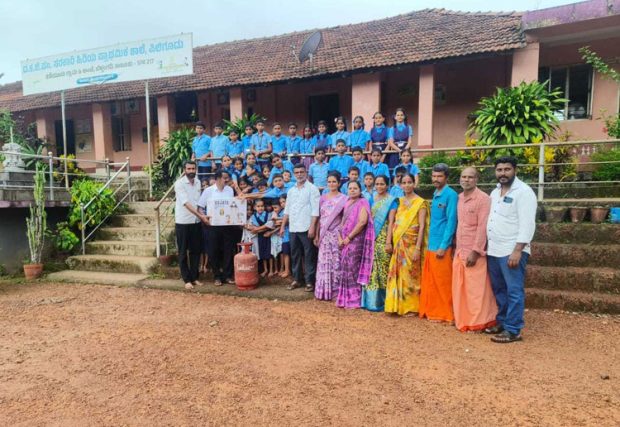 ಕಳ್ಳರು ಕದ್ದೊಯ್ದರು; ಇವರು ದಾನವಾಗಿ ಕೊಟ್ಟರು!