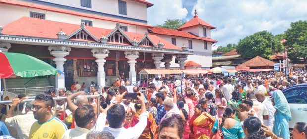 Temples:ಕರಾವಳಿಯ ದೇಗುಲಗಳಲ್ಲಿ ಭಾರೀ ಭಕ್ತ ಸಂದಣಿ