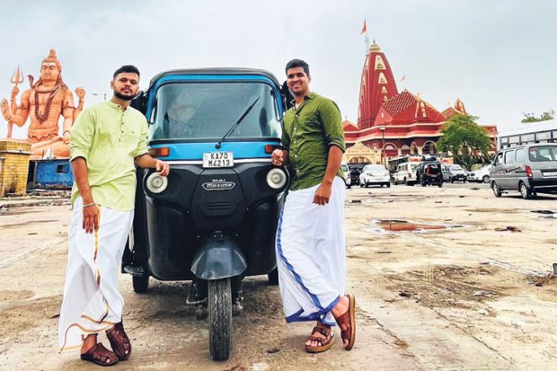 Auto ರಿಕ್ಷಾದಲ್ಲೇ 4 ರಾಜ್ಯ ಸುತ್ತಿದ ಬಂಟ್ವಾಳದ ಯುವಕರು