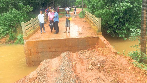 Heavy Rain ಭರಣಿಕೊಳ್ಳಿ ಸೇತುವೆಯ ಸಂಪರ್ಕ ಕಡಿತ