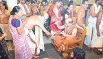 Ekadashi ಪ್ರಥಮನ ಏಕಾದಶಿ: ಭಕ್ತರಿಗೆ ತಪ್ತಮುದ್ರಾಧಾರಣೆ