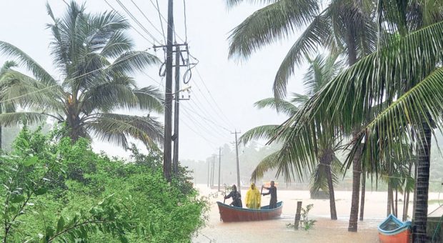 Heavy Rain ಸಾಲ್ಬುಡ, ಅರೆಹೊಳೆಯಲ್ಲಿ ಮತ್ತೆ ನೆರೆ; ಡಿಸಿ ಭೇಟಿ