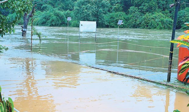 Heavy Rain ದಕ್ಷಿಣ ಕನ್ನಡದಲ್ಲಿ ನಿರಂತರ ಮಳೆ: ಕುಮಾರಧಾರಾ ಸ್ನಾನಘಟ್ಟ ಮುಳುಗಡೆ