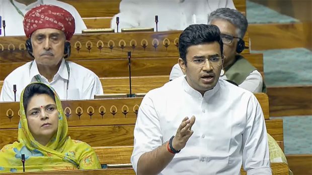 BJP MP Tejasvi Surya; ಸಂಸದರಾಗಿದ್ದಾಗ ರಾಹುಲ್‌ ಭೂಕುಸಿತ ಸಮಸ್ಯೆ ಬಗ್ಗೆ ನಿರ್ಲಕ್ಷ್ಯ