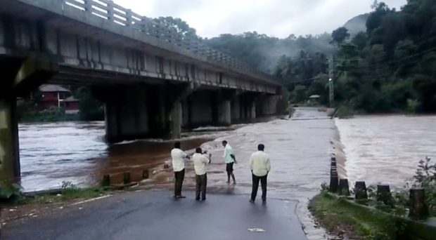 Chikkamagaluru; ಮಲೆನಾಡಿನಲ್ಲಿ ಆರ್ಭಟಿಸಿದ ವರುಣ; ಮತ್ತೆ ಮುಳುಗಿದ ಹೆಬ್ಬಾಳೆ ಸೇತುವೆ