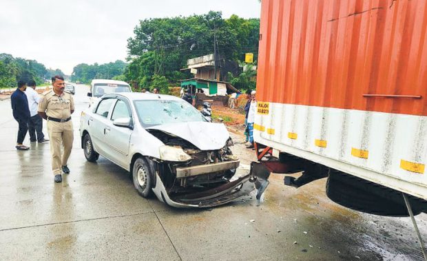 Road Mishap ಕೋಲ್ಪೆ: ಲಾರಿ ಚಾಲಕರಿಬ್ಬರಿಗೆ ಕಾರು ಢಿಕ್ಕಿ