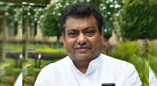 M.B.Patila denied Rayareddy’s statement that development was halted due to guarantee schemes