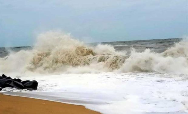 Udupi: ಗಾಳಿ-ಮಳೆ; ಕಡಲು ಪ್ರಕ್ಷುಬ್ಧ