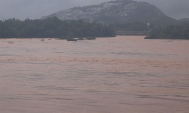 Heavy Rain ಮೈದುಂಬಿ ಹರಿಯುತ್ತಿದೆ ತುಂಗಾ ನದಿ; ಐತಿಹಾಸಿಕ ರಾಮ ಮಂಟಪ ಮುಳುಗಡೆ