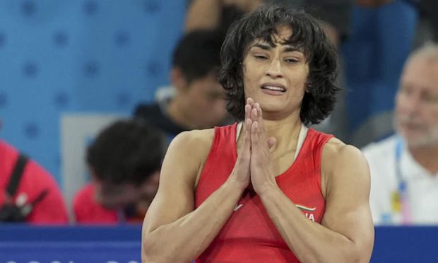 Vinesh Phogat: “ಅಮ್ಮಾ ನನ್ನ ವಿರುದ್ಧ ಕುಸ್ತಿ ಗೆದ್ದಿದೆ..”; ನಿವೃತ್ತಿ ಘೋಷಿಸಿದ ಘೋಗಾಟ್