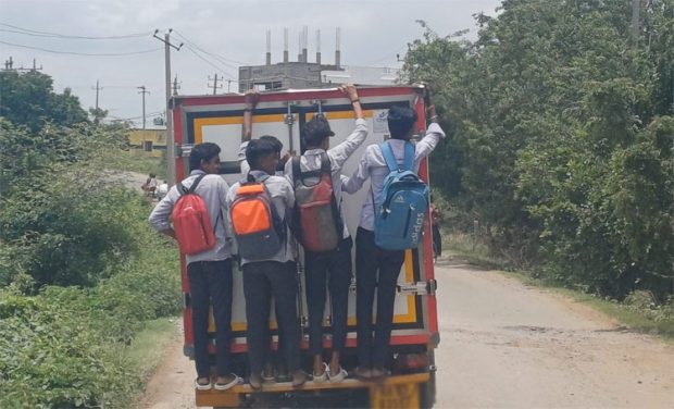 Bus Problem ಡಿಪ್ಲೋಮಾ ಕಾಲೇಜು ವಿದ್ಯಾರ್ಥಿಗಳ ಪರಿಸ್ಥಿತಿ ಕೇಳುವವರು ಯಾರು?