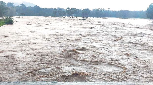 Heavy Rain ದಿಡುಪೆ, ಮಿತ್ತಬಾಗಿಲು ಪ್ರದೇಶದಲ್ಲಿ ಉಕ್ಕಿ ಹರಿದ ನದಿ: ಜನರ ಸ್ಥಳಾಂತರ