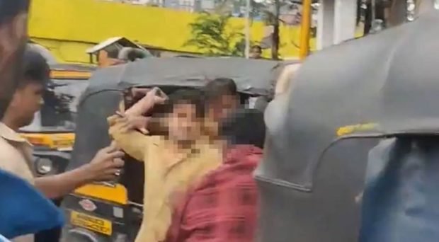 Viral Video: ಹೆಚ್ಚುವರಿ ಹಣ ನೀಡಿದ ಗ್ರಾಹಕನಿಗೆ ಥಳಿಸಿದ ಆಟೋ ರಿಕ್ಷ ಚಾಲಕರು; ಓರ್ವನ ಬಂಧನ