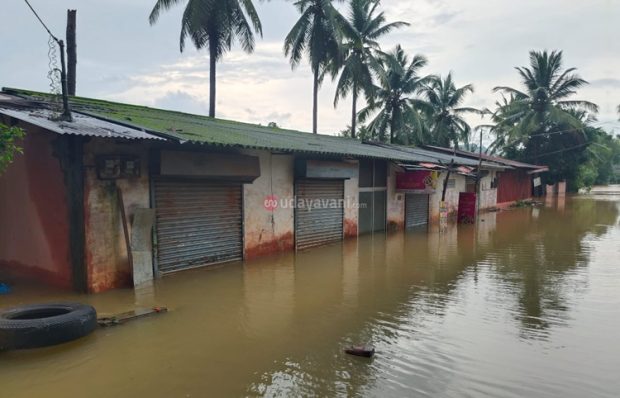 Flood: ರಾತ್ರೋರಾತ್ರಿ ಉಕ್ಕಿ ಹರಿದ ಶಾಂಭವಿ ನದಿ.. ಅಂಗಡಿ, ದನದ ಹಟ್ಟಿ ಮುಳುಗಡೆ, ಅಪಾರ ನಷ್ಟ