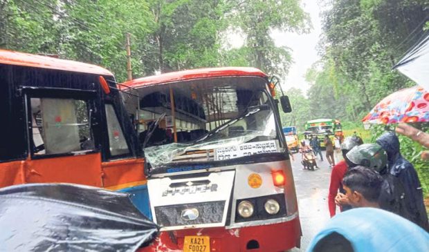 Road Mishap; ಸರಕಾರಿ ಬಸ್‌ಗಳ ಅಪಘಾತ; ಚಾಲಕರು ಸೇರಿದಂತೆ ಪ್ರಯಾಣಿಕರಿಗೆ ಸಣ್ಣಪುಟ್ಟ ಗಾಯ