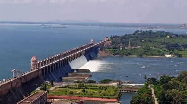 Tungabhadra Dam: ಇಂದಿನಿಂದ ಗೇಟ್‌ ಅವಳವಡಿಕೆ; 2 ಬೃಹತ್‌ ಕ್ರೇನ್‌ ಆಗಮನ