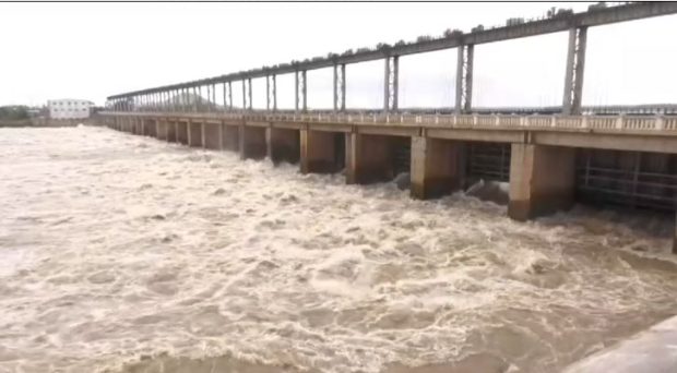 Gadag; Tourists coning to see the scenic view of Hammigi Barrage