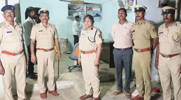 Yadagiri; SP Sangeeta raids on illegal ration rice storage warehouse