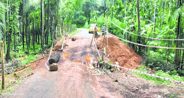 Sullia: ಮಾಲೆಂಗಿರಿಯಲ್ಲಿ ತಾತ್ಕಾಲಿಕ ಸಂಪರ್ಕ ಸೇತುವೆಯೂ ಕುಸಿತ