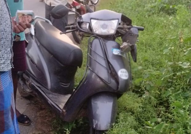 Road Mishap; ಬೈಕ್- ಪಿಕ್ ಅಪ್ ವಾಹನ ಡಿಕ್ಕಿ; ಬೈಕ್ ಸವಾರ ಸಾವುRoad Mishap; ಬೈಕ್- ಪಿಕ್ ಅಪ್ ವಾಹನ ಡಿಕ್ಕಿ; ಬೈಕ್ ಸವಾರ ಸಾವು