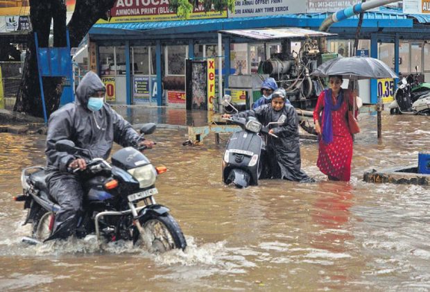 Heavy Rain: ಆಂಧ್ರ, ತೆಲಂಗಾಣದಲ್ಲಿ ವರುಣನ ಅಬ್ಬರ: 19 ಮಂದಿ ಮೃತ್ಯು, 140 ರೈಲುಗಳು ರದ್ದು