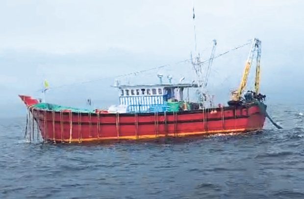 Bull Trawl ಬೋಟುಗಳನ್ನು ಅಡ್ಡಗಟ್ಟಿದ ಆಕ್ರೋಶಿತ ನಾಡದೋಣಿ ಮೀನುಗಾರರು