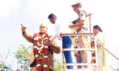 B.R. Ambedkar: ಸಂವಿಧಾನ ಶಿಲ್ಪಿಗೆ ಉಭಯ ಜಿಲ್ಲಾಡಳಿತಗಳಿಂದ ನಮನ