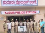 Kudur: ಮನೆ ಕಳ್ಳತನ ಪ್ರಕರಣ; 24ಗಂಟೆಯಲ್ಲೇ ಕಳ್ಳರ ಹೆಡೆಮುರಿ ಕಟ್ಟಿದ ಕುದೂರು ಪೊಲೀಸರು