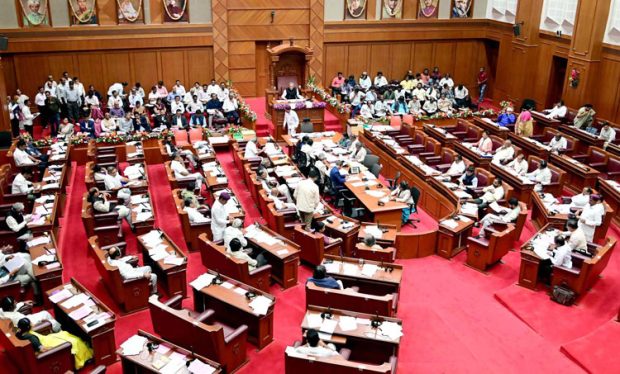 Council session ಲಾಠಿ ಜಾರ್ಜ್‌: ಮೇಲ್ಮನೆಯಲ್ಲಿ ಪ್ರತಿಪಕ್ಷ ಸಭಾತ್ಯಾಗ